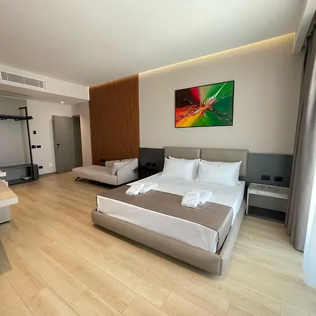 מלון Stephen Seaside 4*