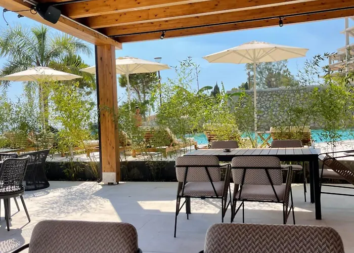 Stephen Seaside Hotel 4*